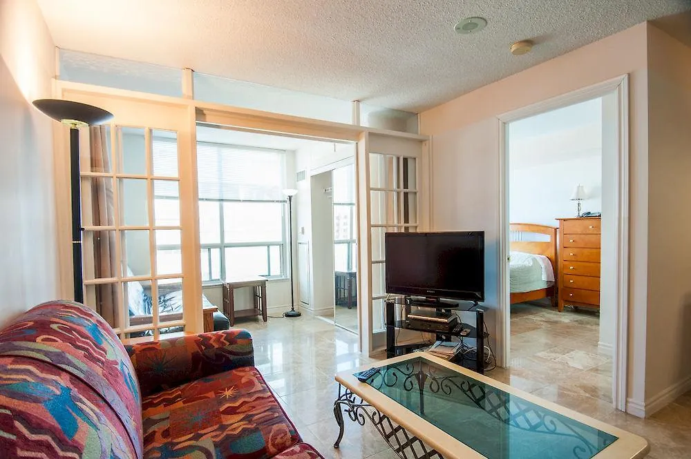 Toronto Luxury Accommodations - Qwest 0*,