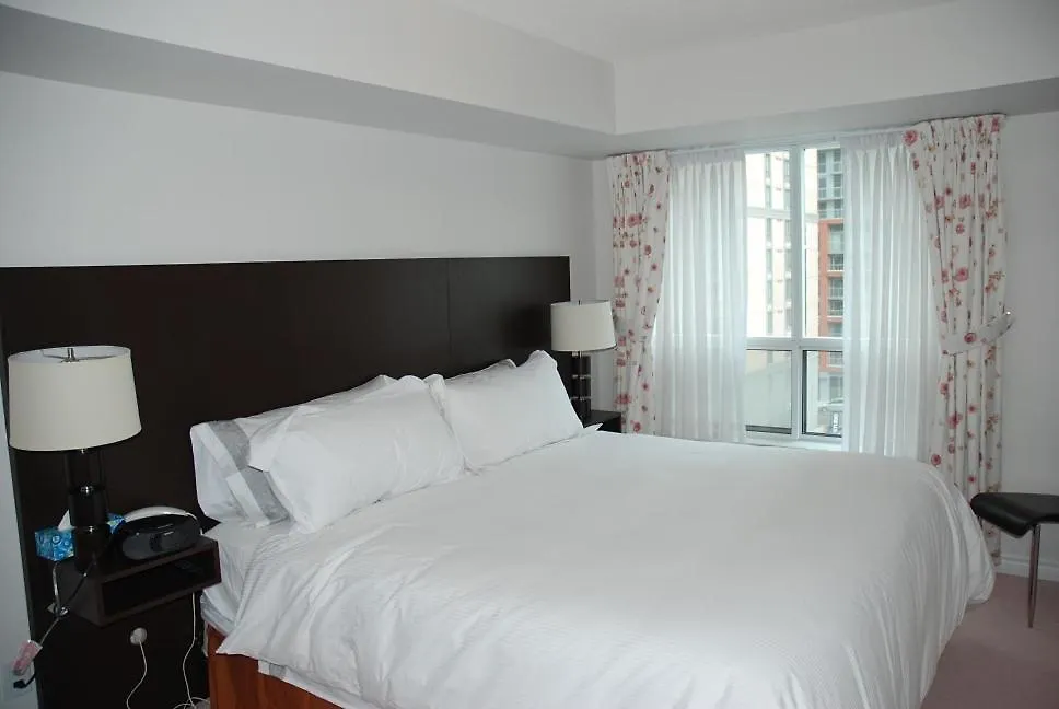 Toronto Luxury Accommodations - Qwest Apartment