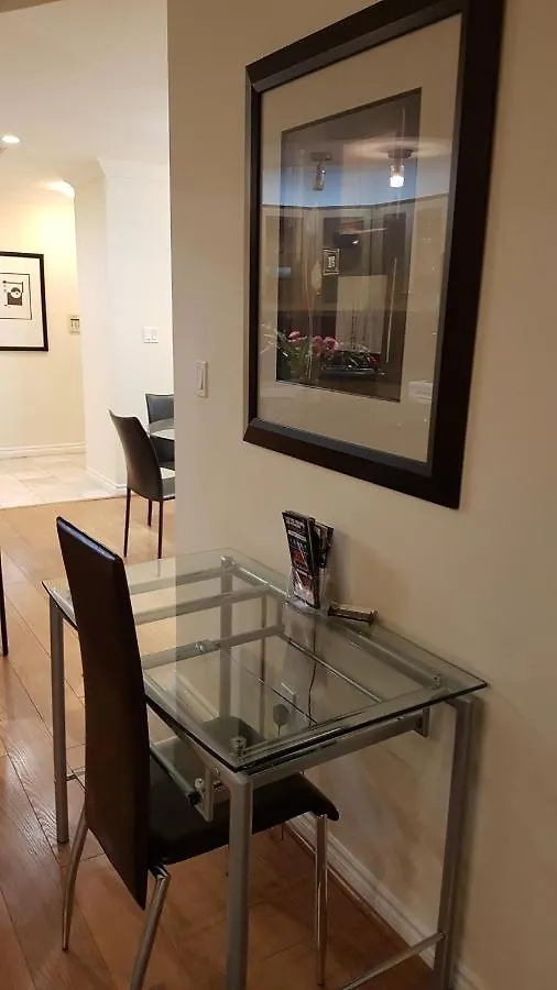 Toronto Luxury Accommodations - Qwest Apartment