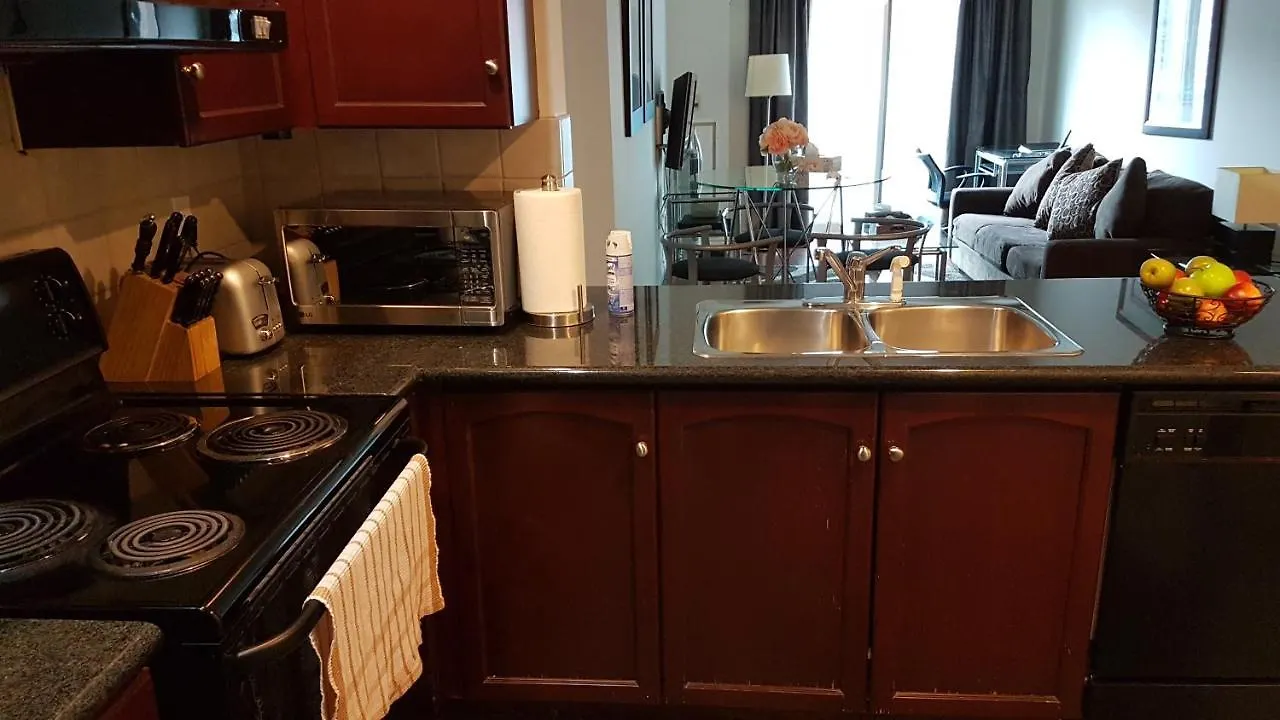Toronto Luxury Accommodations - Qwest 0*,  Canada