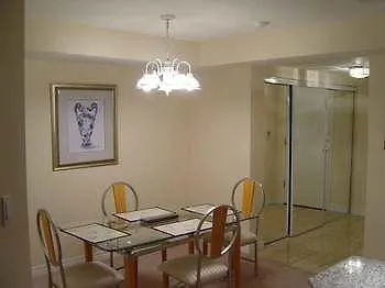 Toronto Luxury Accommodations - Qwest Apartment