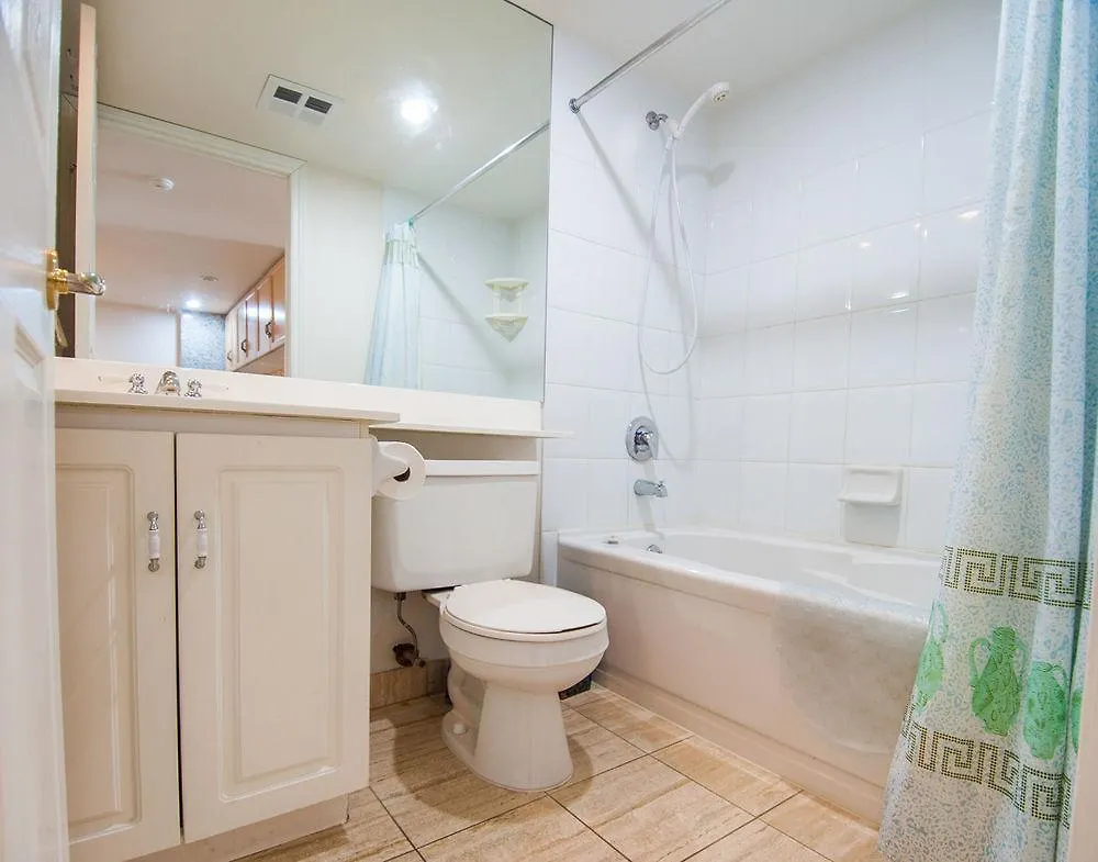 Toronto Luxury Accommodations - Qwest Apartment