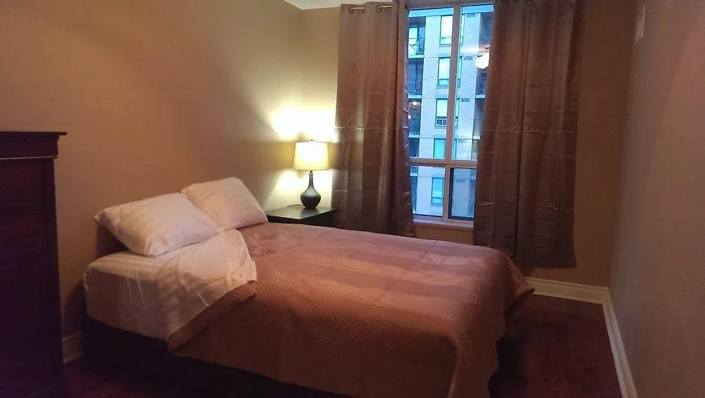 Toronto Luxury Accommodations - Qwest 0*,  Canada