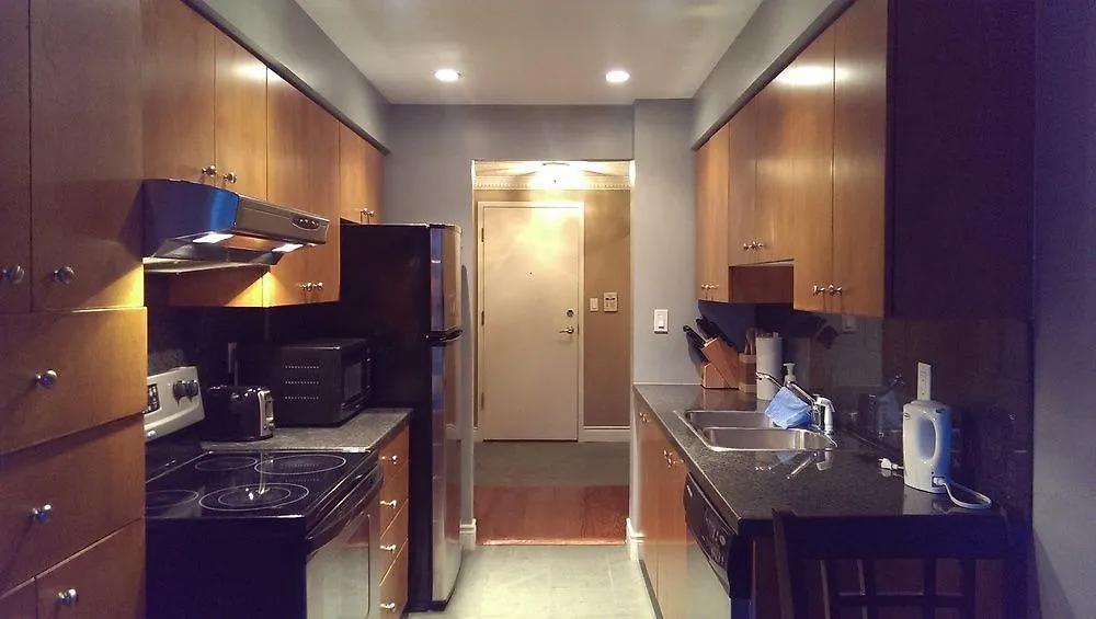 Toronto Luxury Accommodations - Qwest Apartment