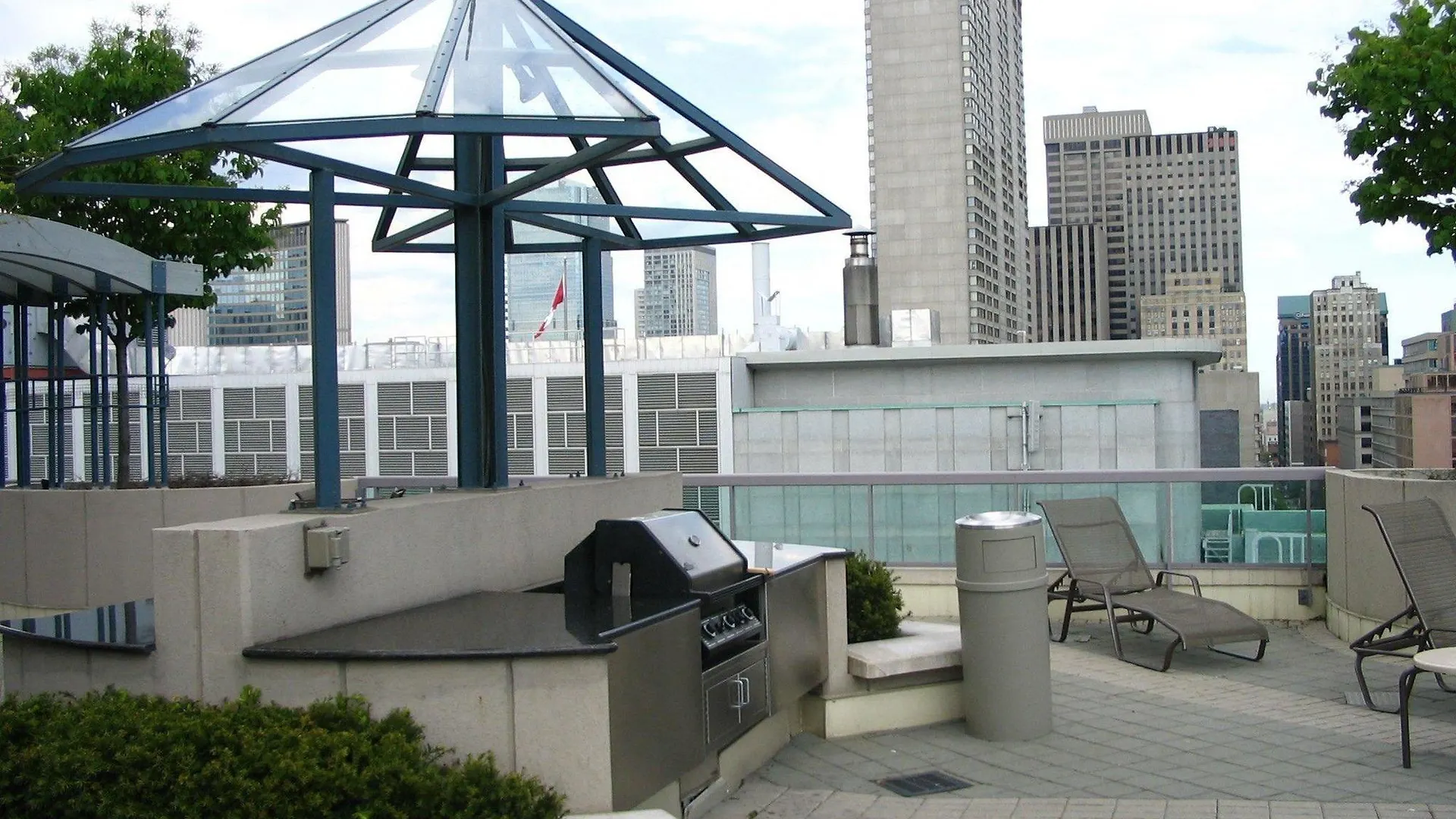 Toronto Luxury Accommodations - Qwest Canada
