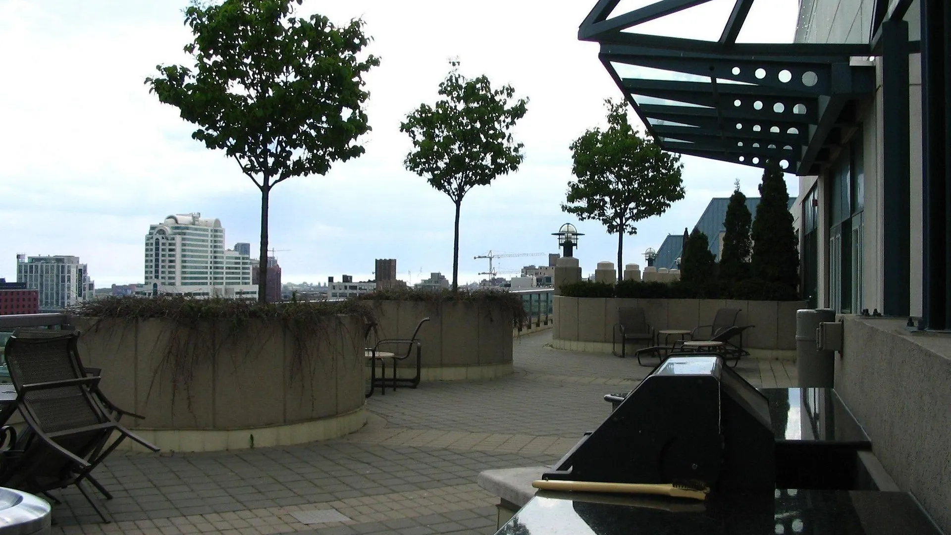 Toronto Luxury Accommodations - Qwest 0*,  Canada