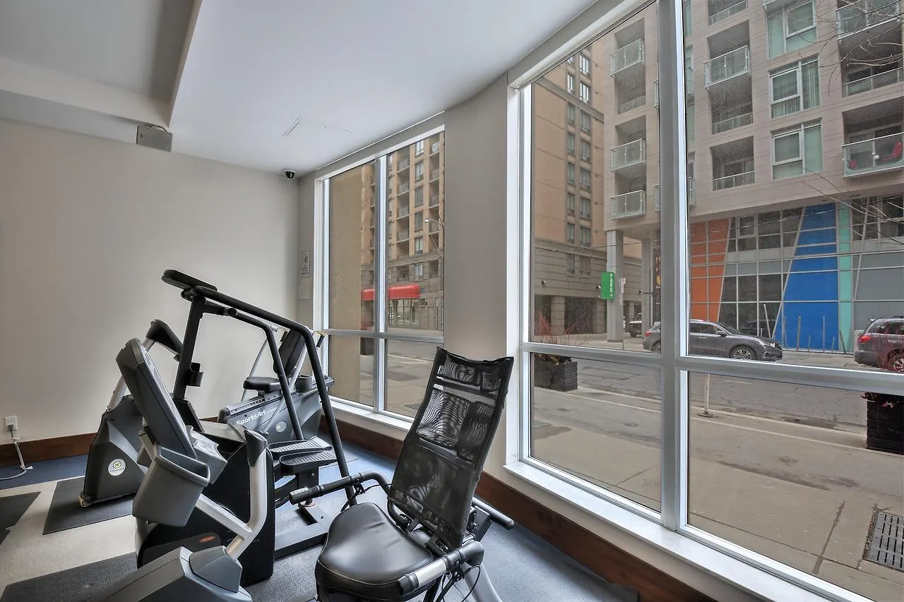 Toronto Luxury Accommodations - Qwest 0*,  Canada