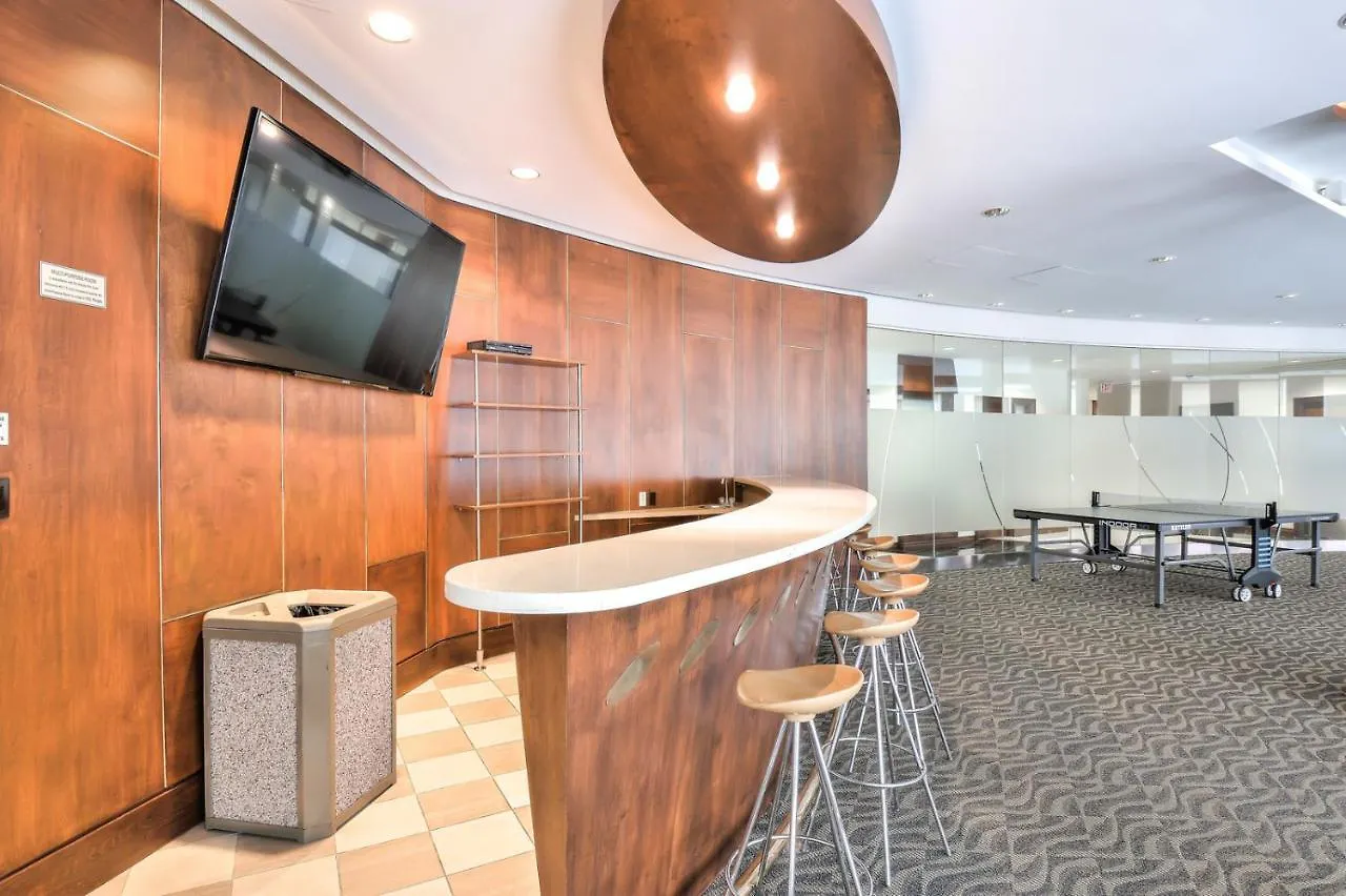 Toronto Luxury Accommodations - Qwest Apartment